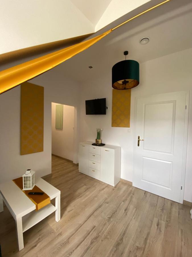 Apartment Fiona2 Centrum700m Parking Bezplatny Monitorowany Salon Tv Sypialnia Tv Lazienka Kuchnia Rekuperacja