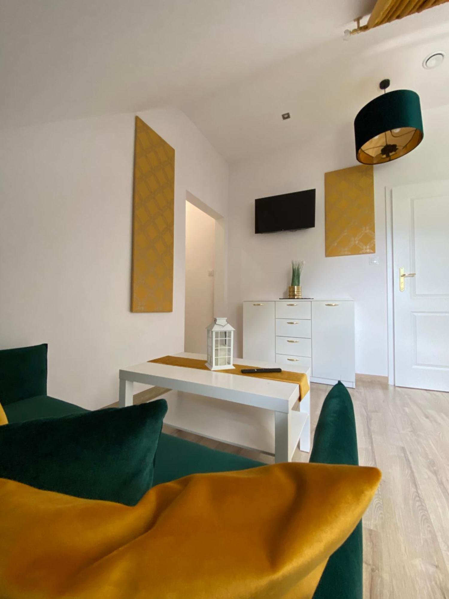 Apartment Fiona2 Centrum700m Parking Bezplatny Monitorowany Salon Tv Sypialnia Tv Lazienka Kuchnia Rekuperacja *